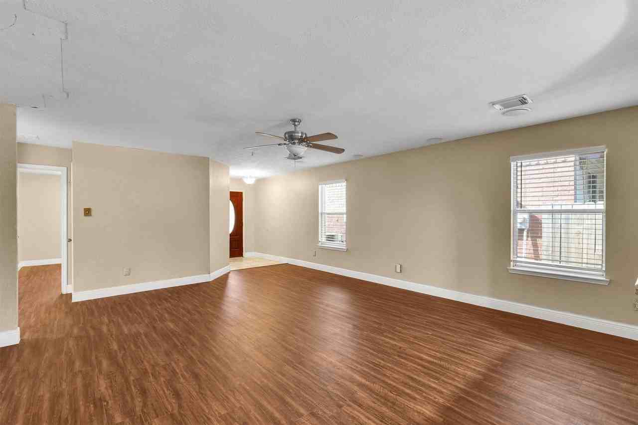 914 Ivycroft Ln - Photo 4 of 21