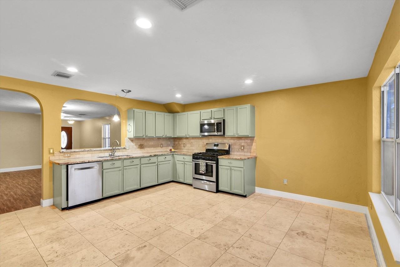 914 Ivycroft Ln - Photo 6 of 21