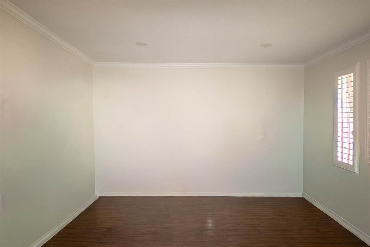 5810 Parkdale Ct - Photo 4 of 36