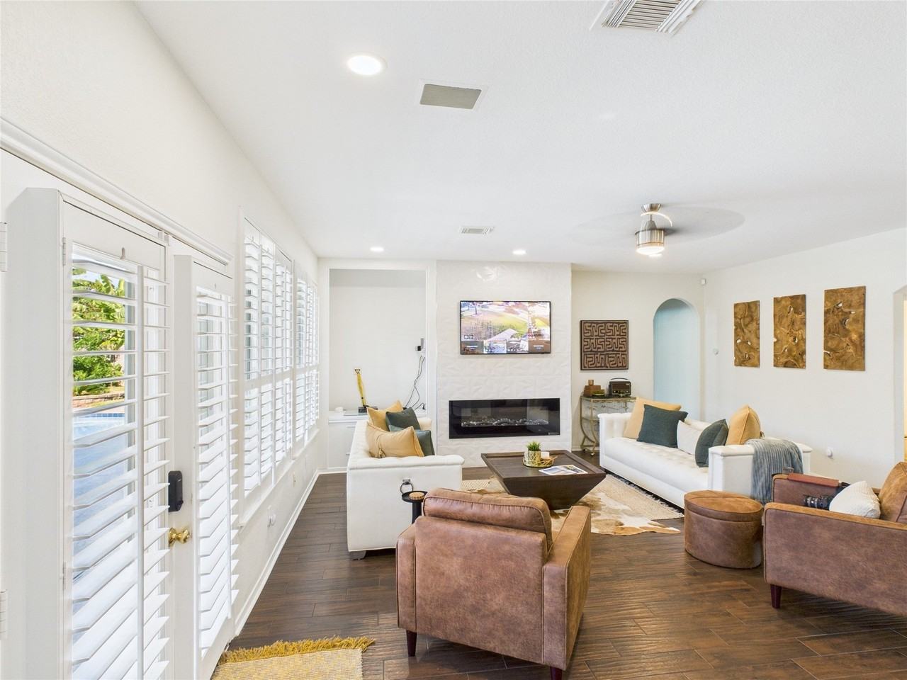 5810 Parkdale Ct - Photo 6 of 36