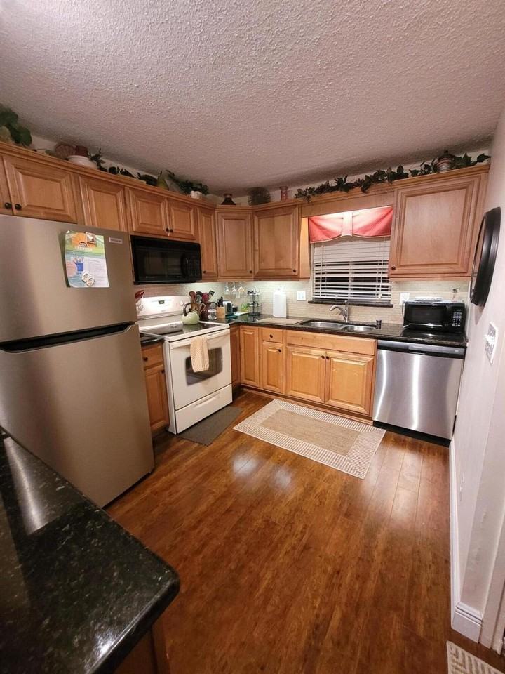 1500 Ne 13th Ter ##G14 - Photo 3 of 18