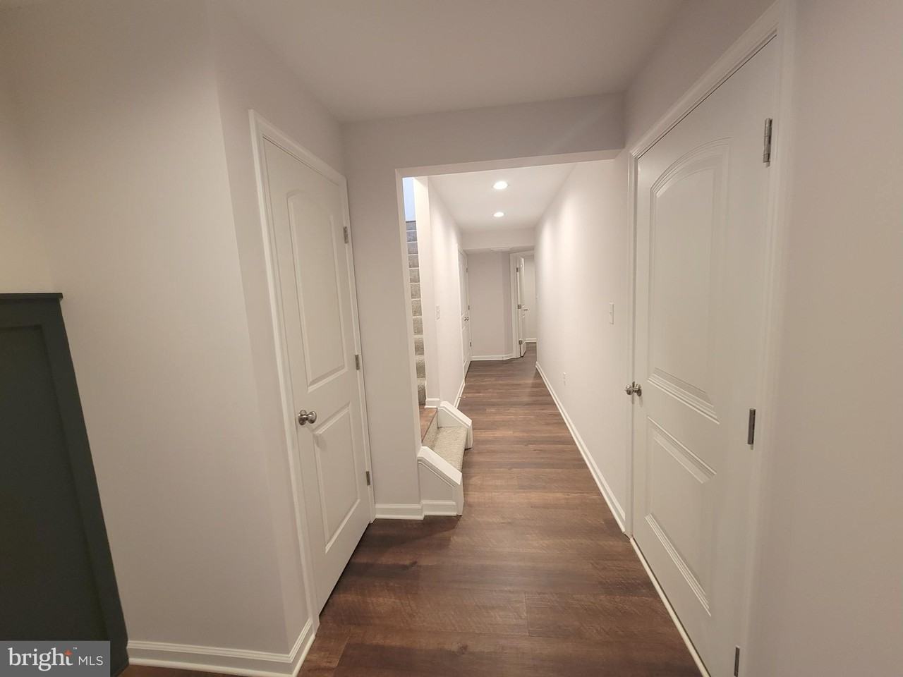 328 W 11th St - Photo 5 of 28