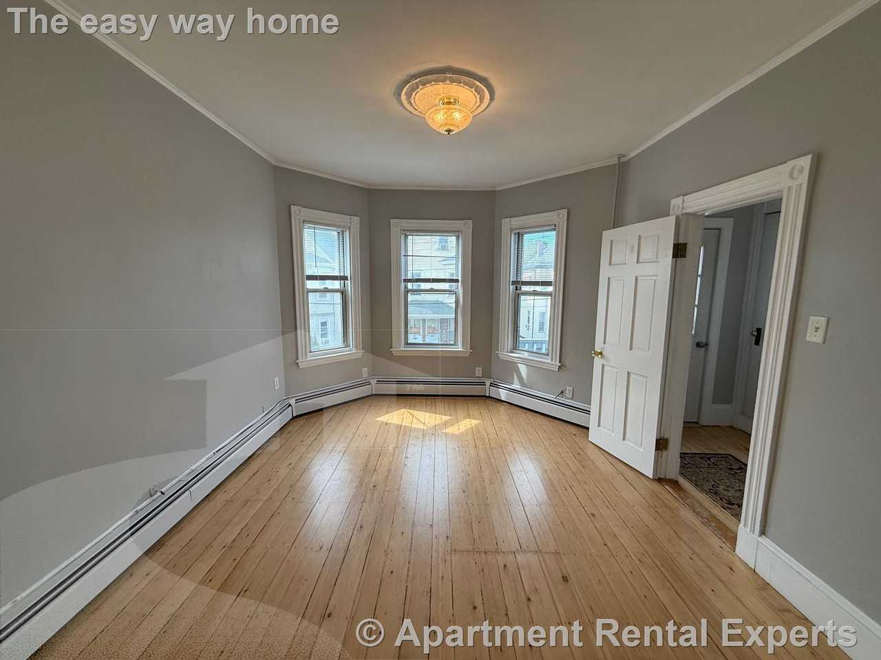 29 Trull St - Photo 2 of 11