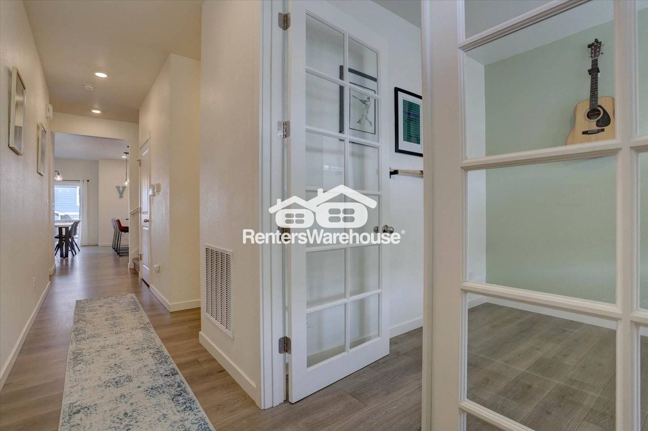 2042 Rosette Ln - Photo 3 of 31