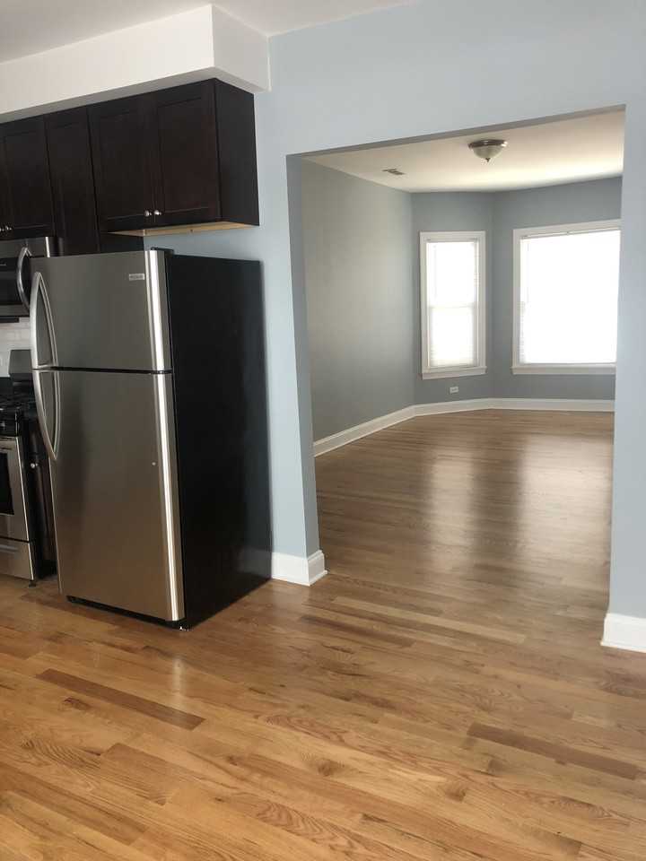 1646 W Pratt Blvd #1J - Photo 3 of 17