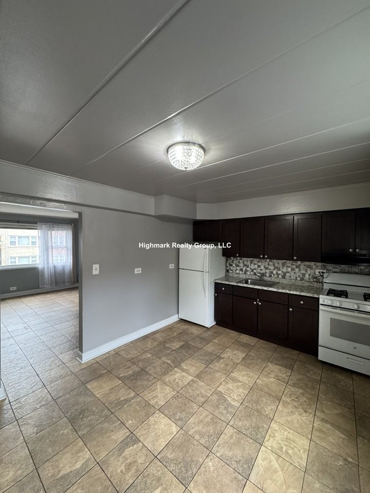 3824 25th Ave #5A - Photo 2 of 8