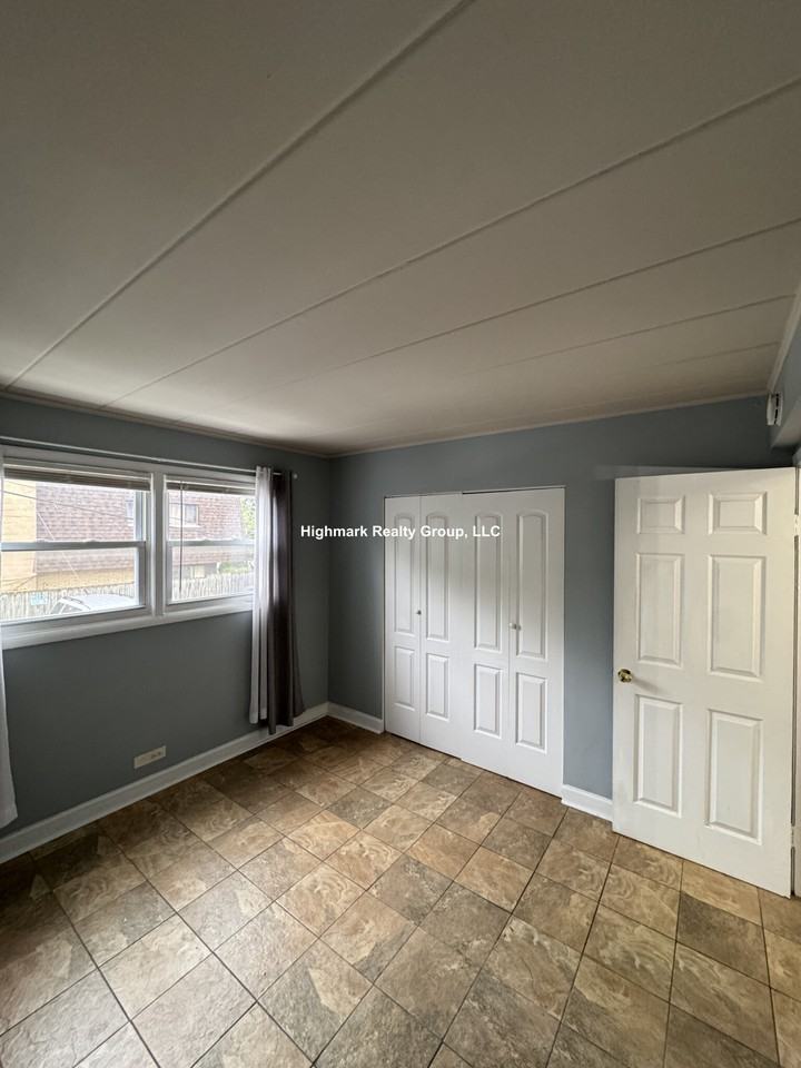 3824 25th Ave #5A - Photo 6 of 8