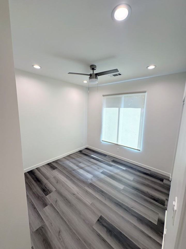 15926 Leadwell St - Photo 5 of 19