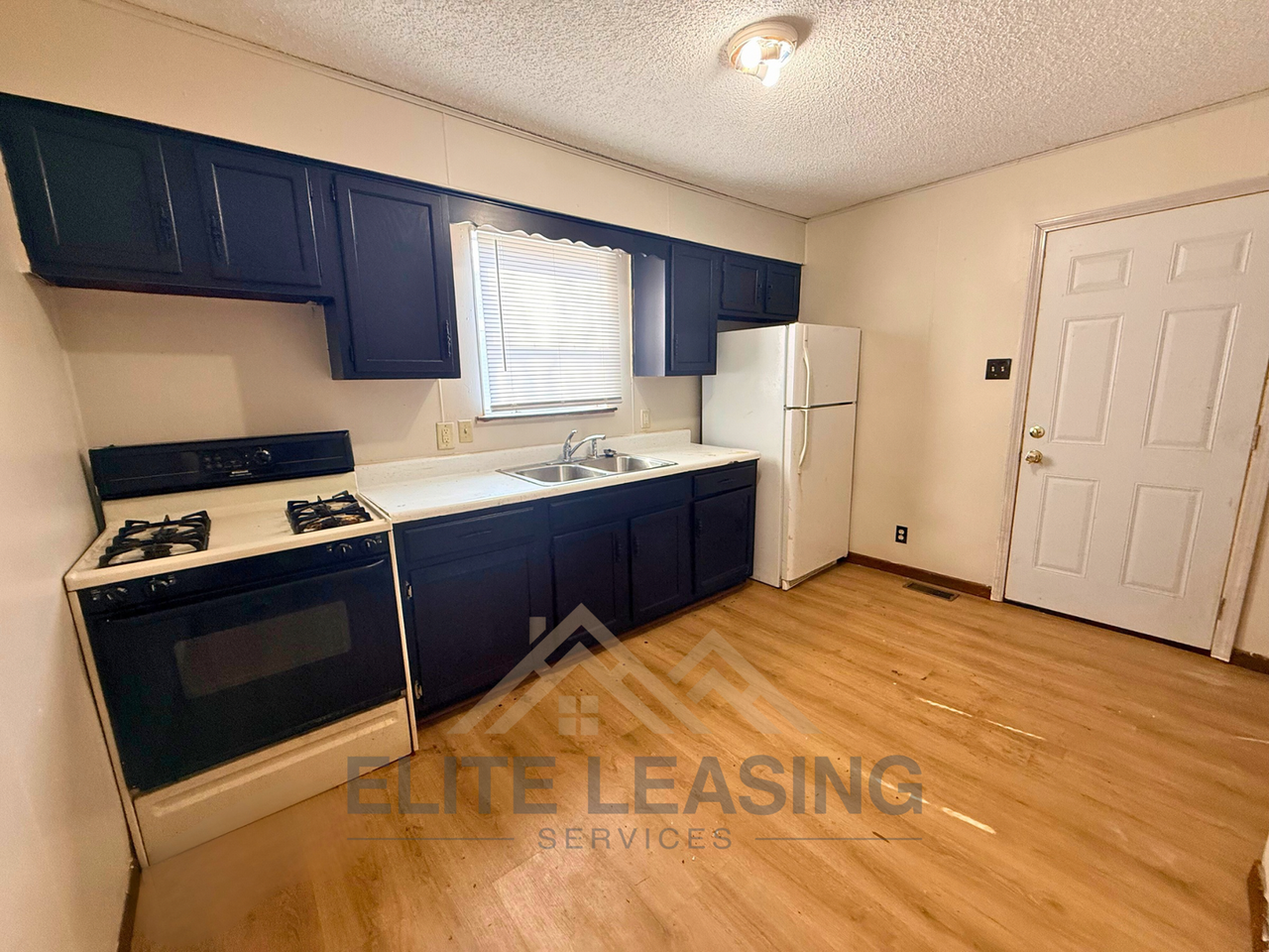 1710 Se 24th St - Photo 3 of 6