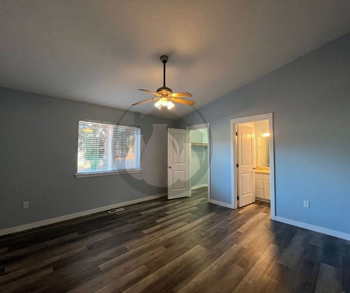 5530 Bryce Street Southeast - Photo 4 of 9