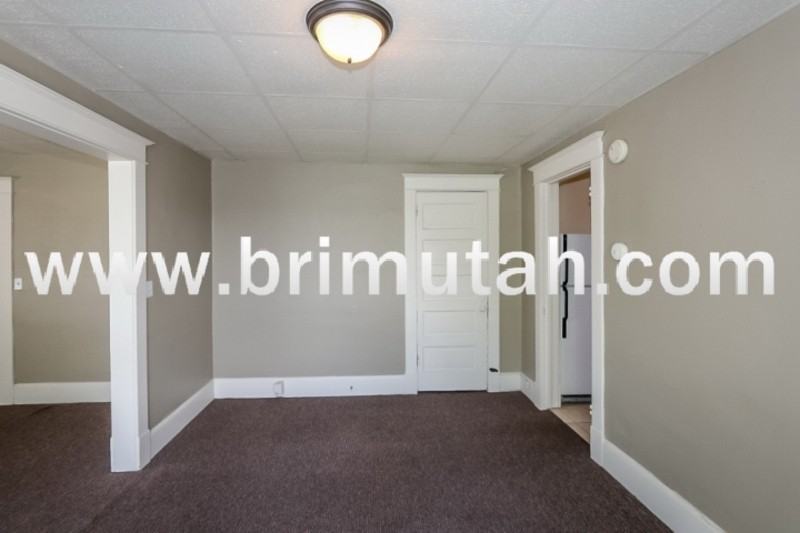 273 E St - Photo 5 of 14