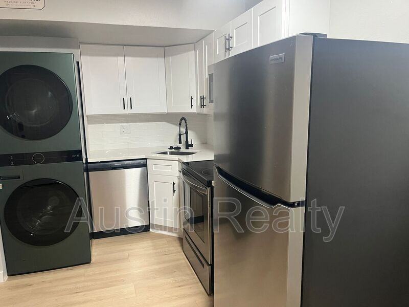 4160 Folsom Ave #C - Photo 2 of 6