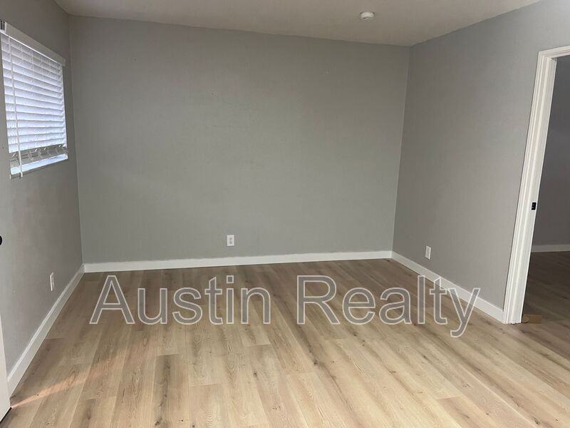 4160 Folsom Ave #C - Photo 3 of 6