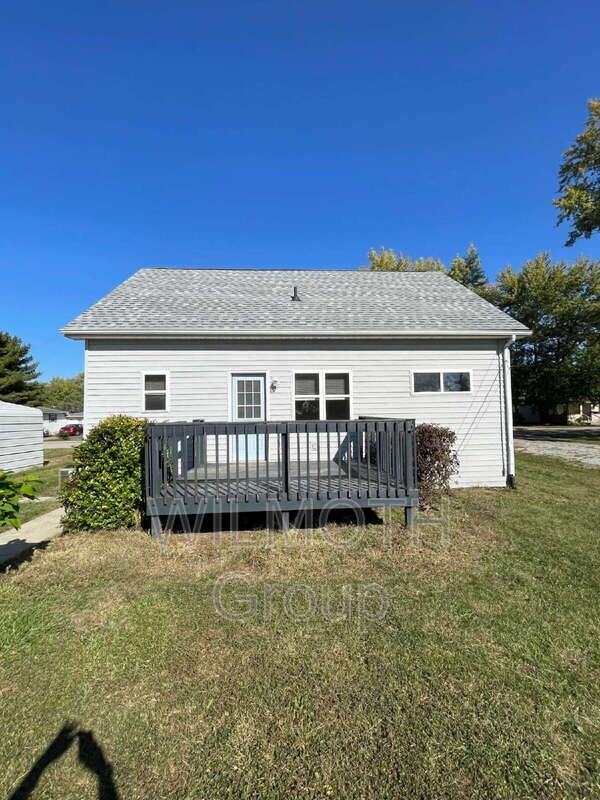 318 Illinois St - Photo 2 of 14