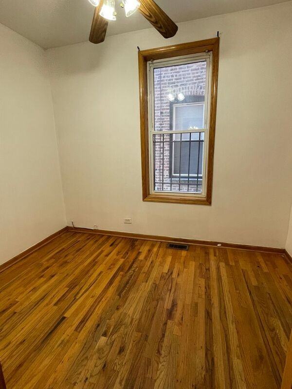 902 N California Ave #1R - Photo 4 of 10