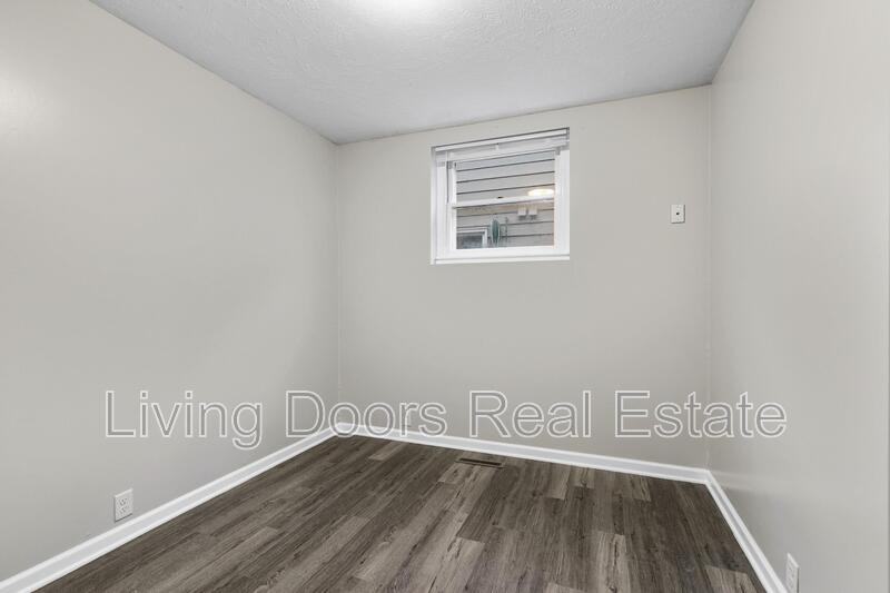 348 S 5th St - Photo 5 of 21