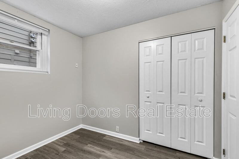 348 S 5th St - Photo 6 of 21