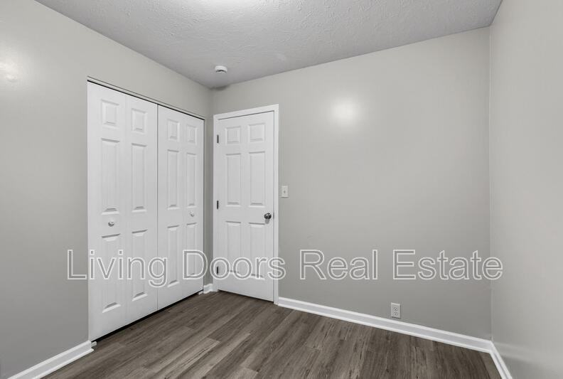 348 S 5th St - Photo 7 of 21