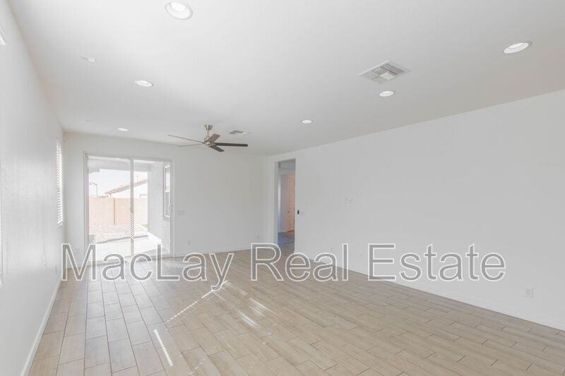 36610 West Mediterranean Way - Photo 3 of 31