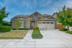 featured image of 661 Blue Oak Ln W