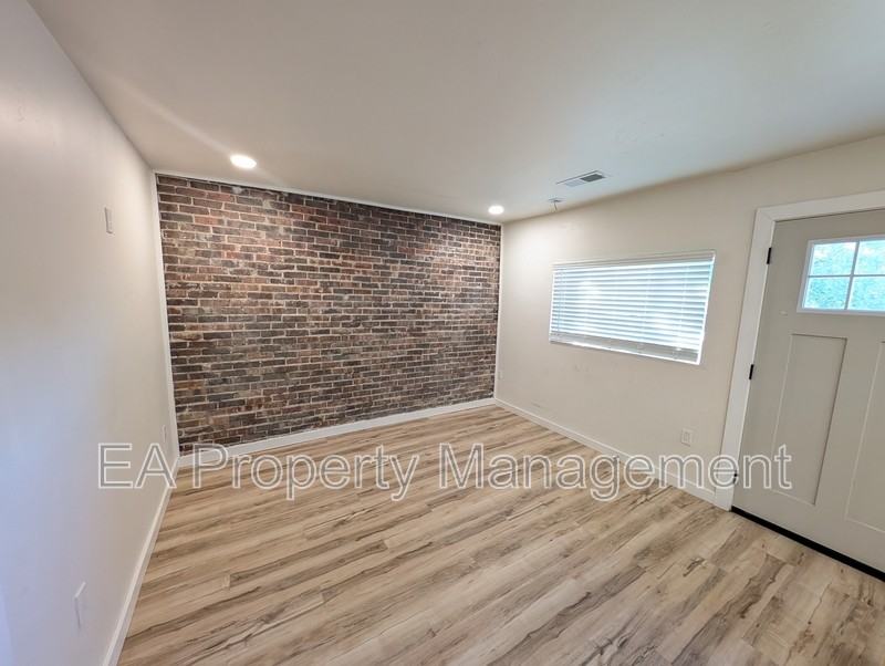 810 13th St Nw - Photo 3 of 15