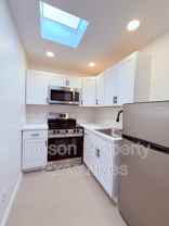 802 N Alvernon Way - Photo 1 of 1