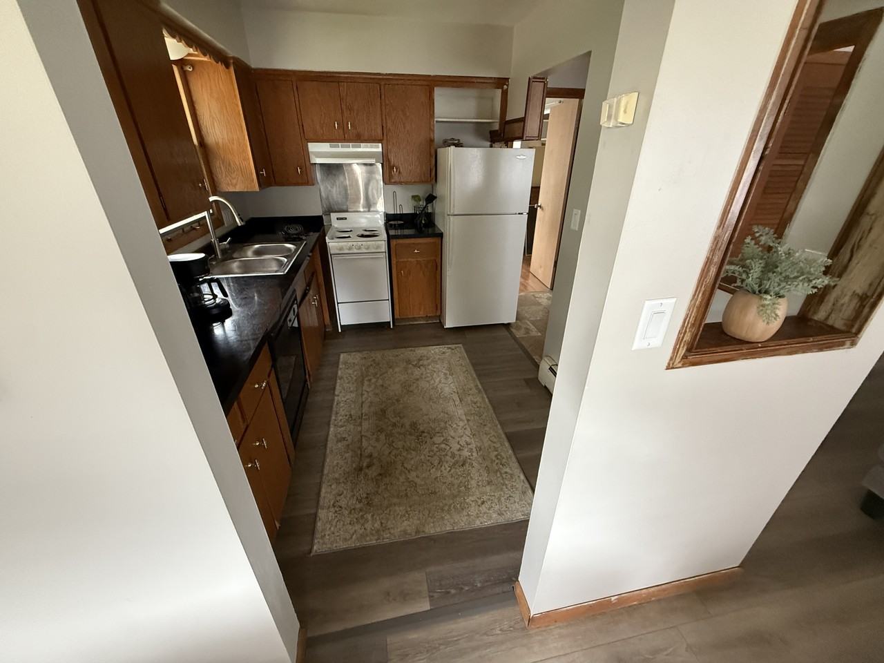 1358 10th Avenue Southeast #4 - Photo 3 of 11