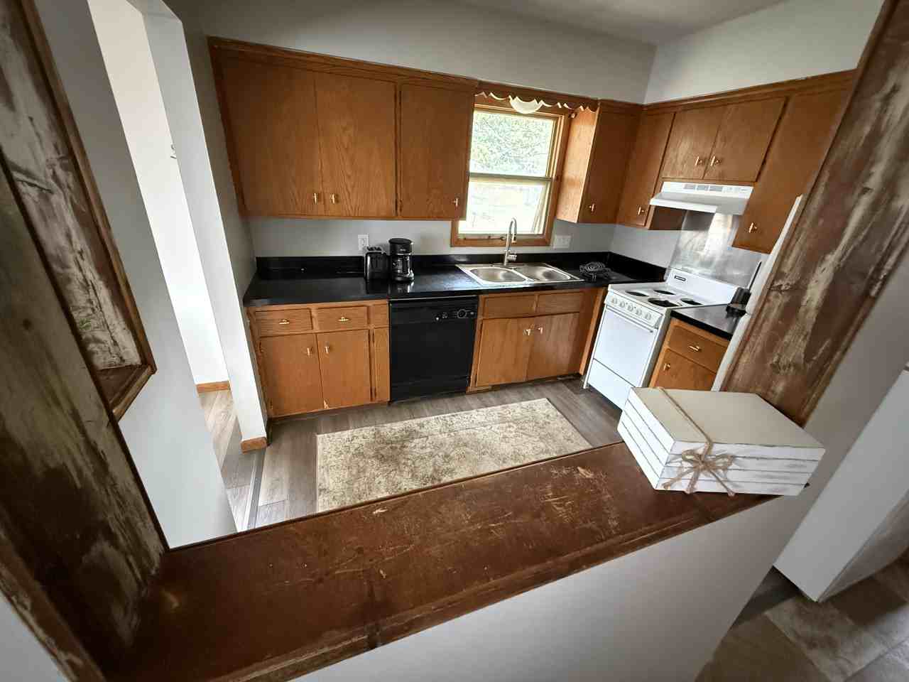 1358 10th Avenue Southeast #4 - Photo 4 of 11