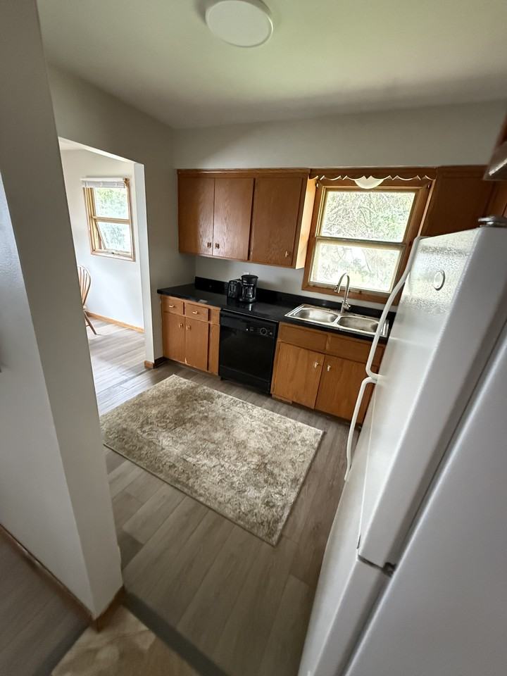 1358 10th Avenue Southeast #4 - Photo 5 of 11