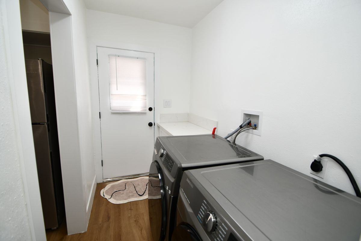 4028 W 160th St - Photo 2 of 13