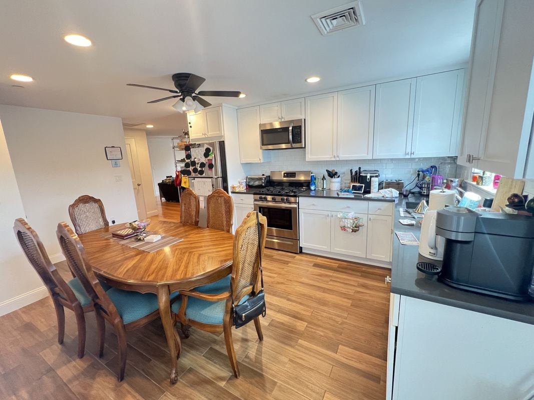 489 Main St - Photo 2 of 17