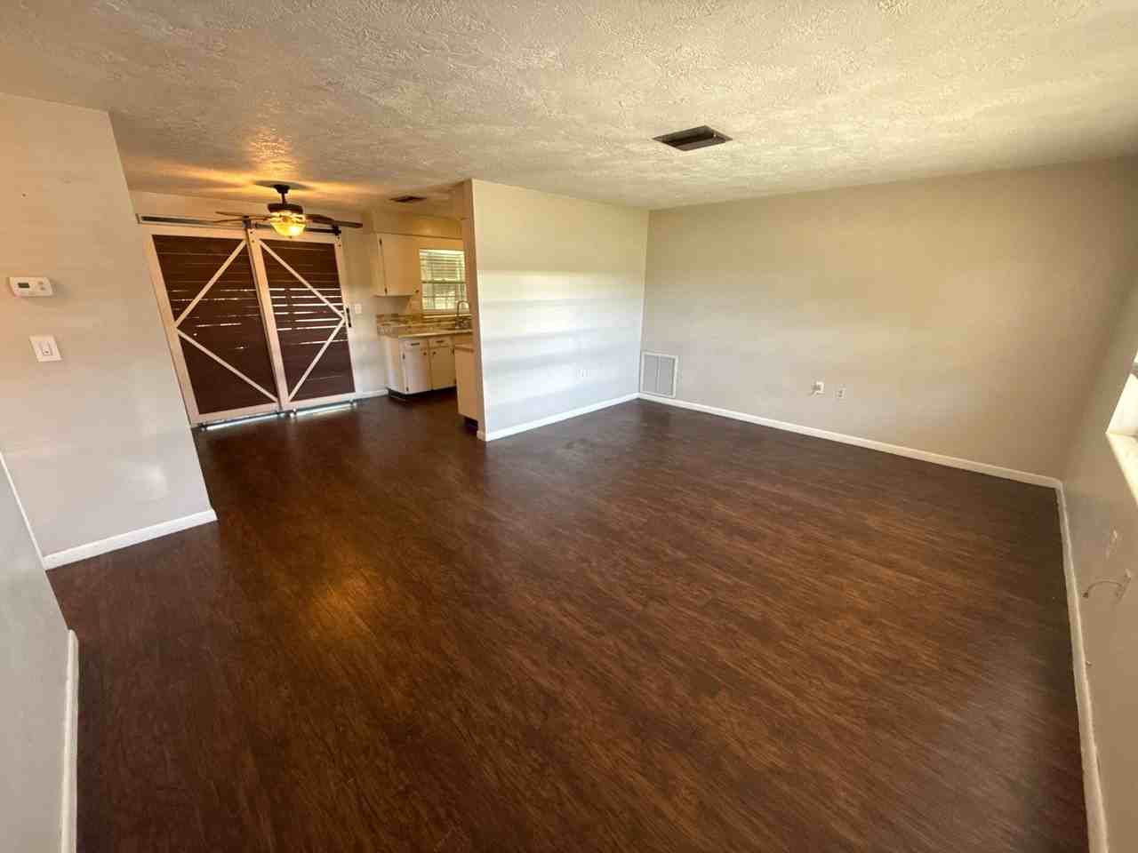 90 S Davis St - Photo 2 of 26