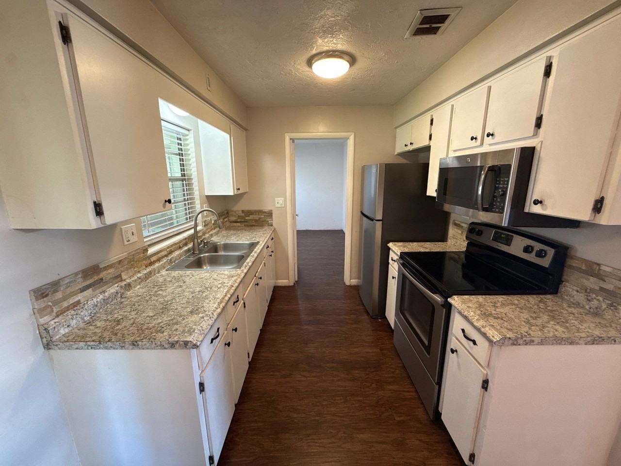 90 S Davis St - Photo 5 of 26