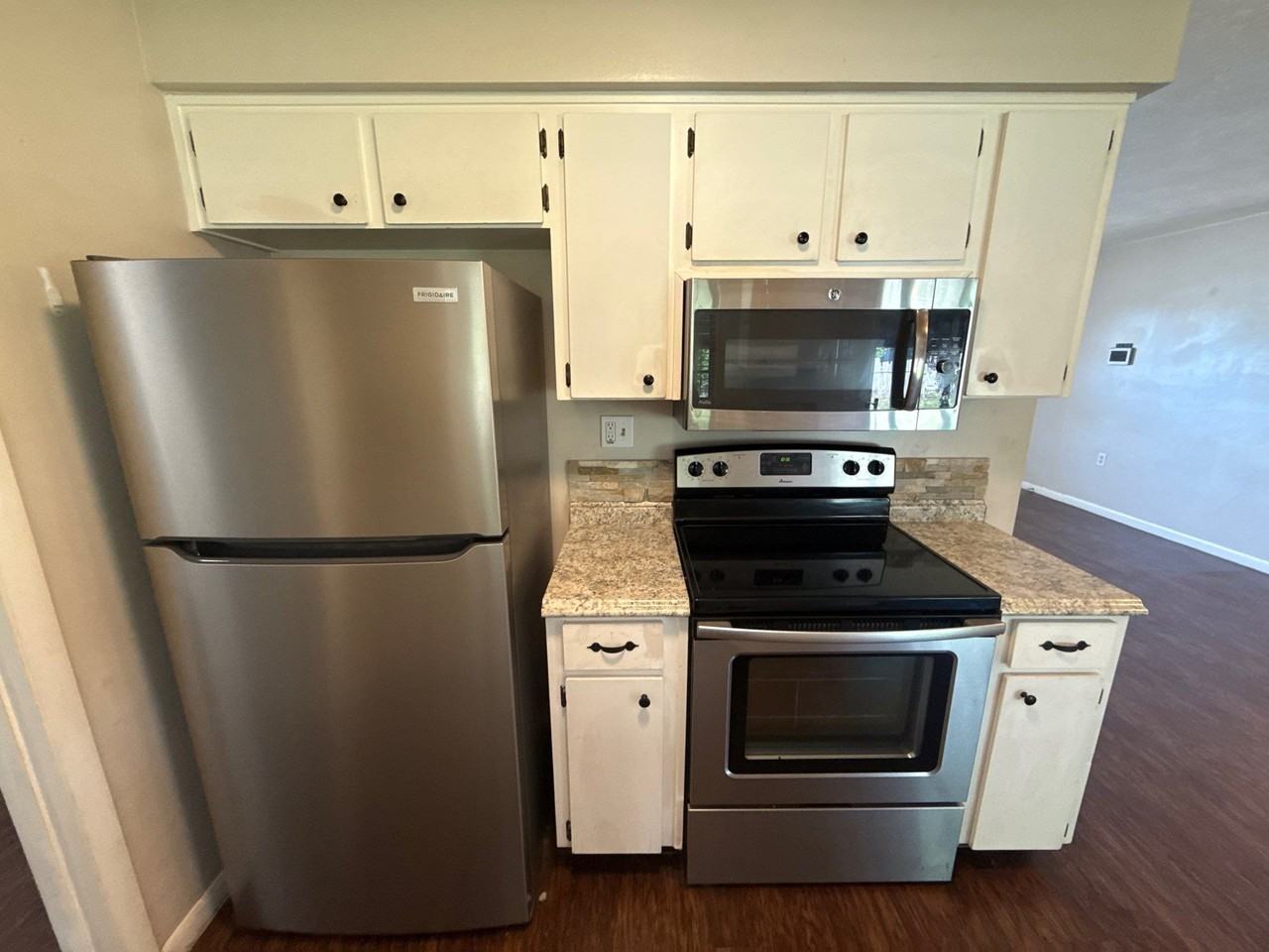 90 S Davis St - Photo 7 of 26