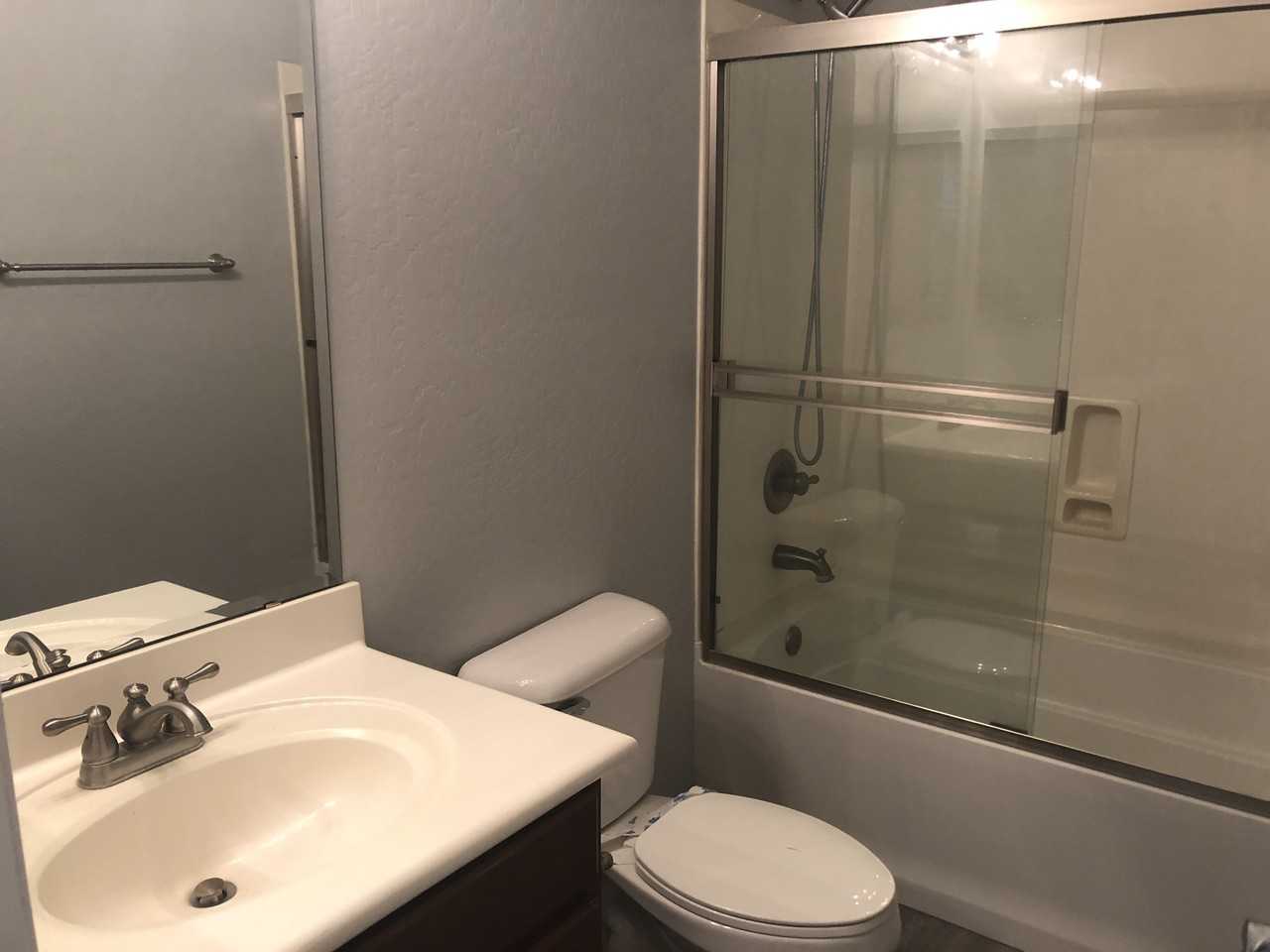 7303 W Midway Ave - Photo 5 of 14