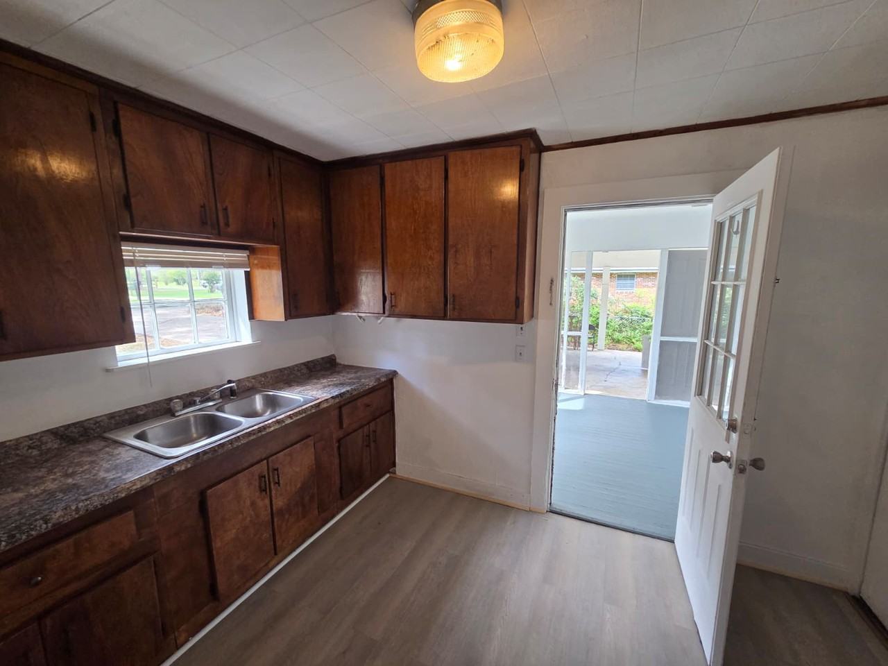 143 Iron Bridge Rd - Photo 5 of 18