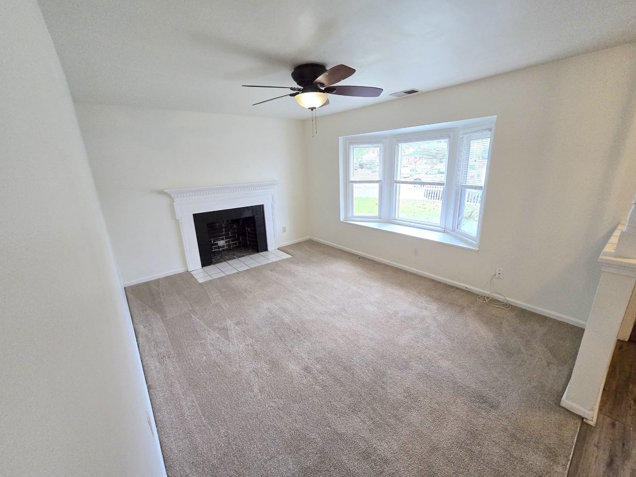 2259 Sedgewick Dr - Photo 2 of 33