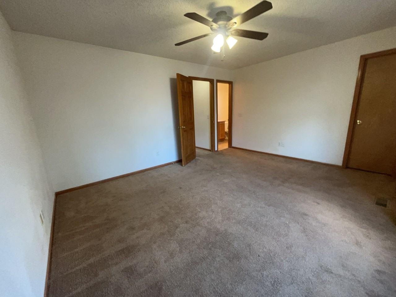 5921 Fossil Dr - Photo 7 of 13