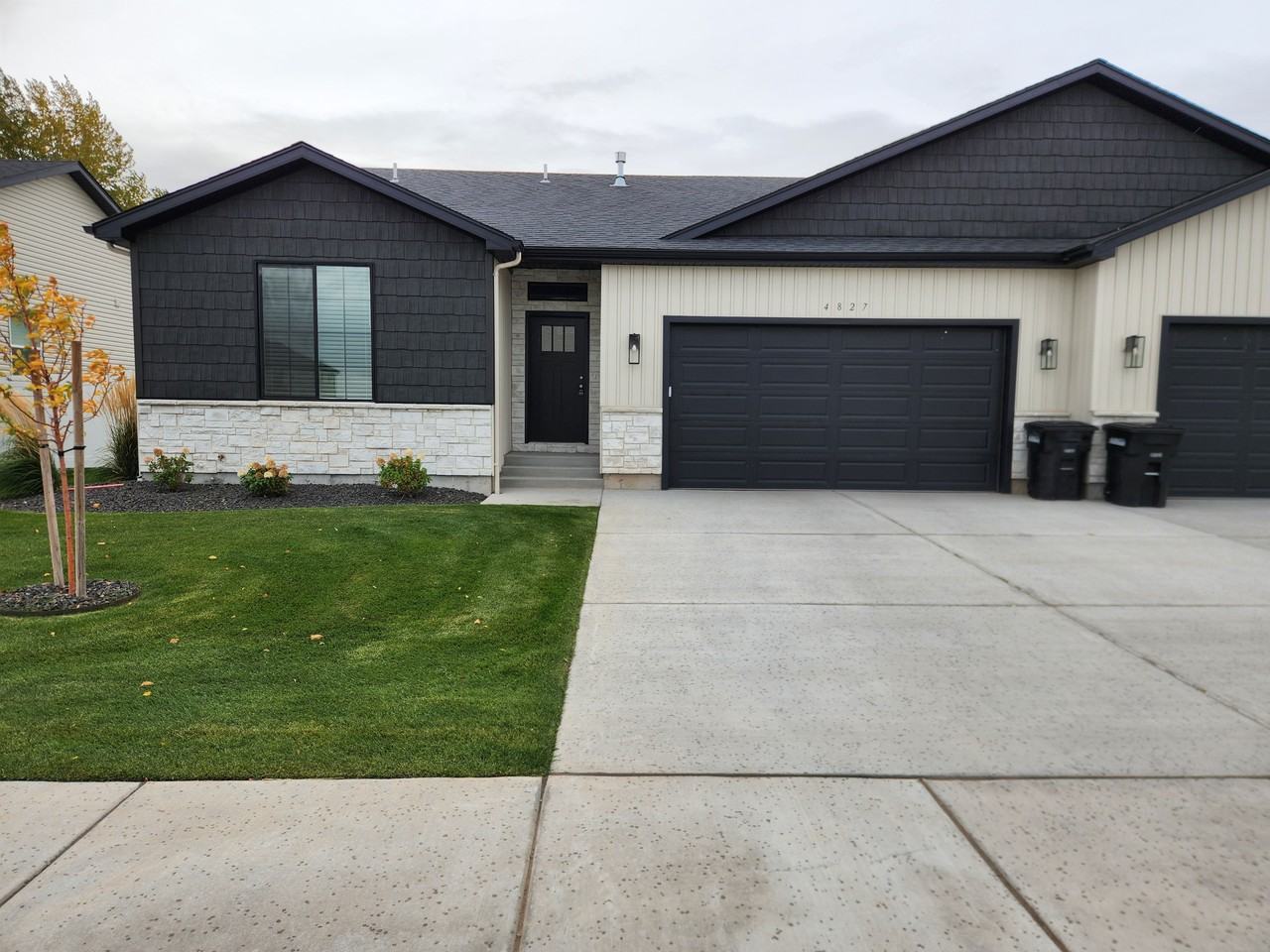 4827 Legacy Village Ln - Photo 2 of 16