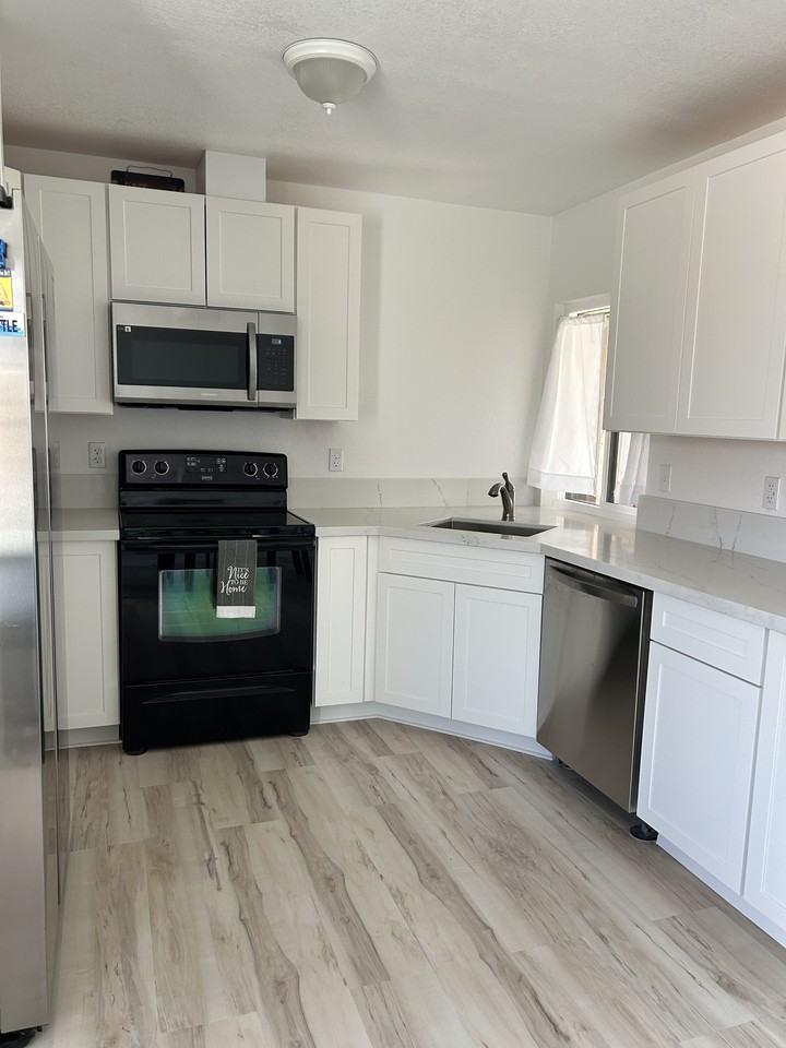 1796 Bahama Ave #C - Photo 4 of 13