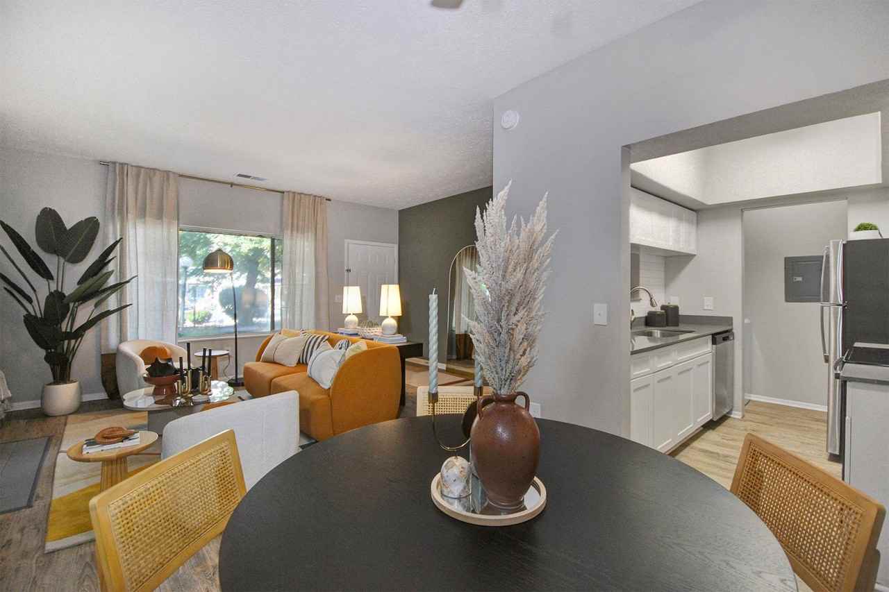 Fox Chase Apartments - Photo 3 of 34