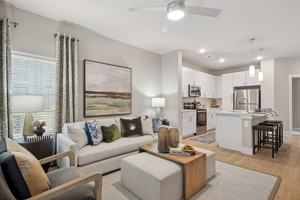 featured image of 1350 W Taylor St