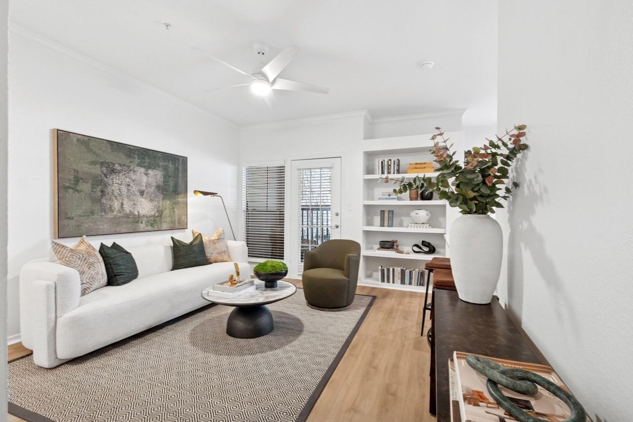 The Collins - Photo 7 of 39