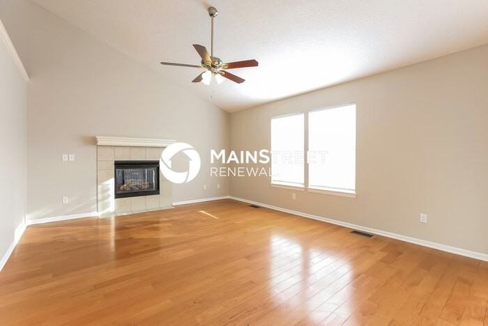 18416 E 19th St S - Photo 2 of 17