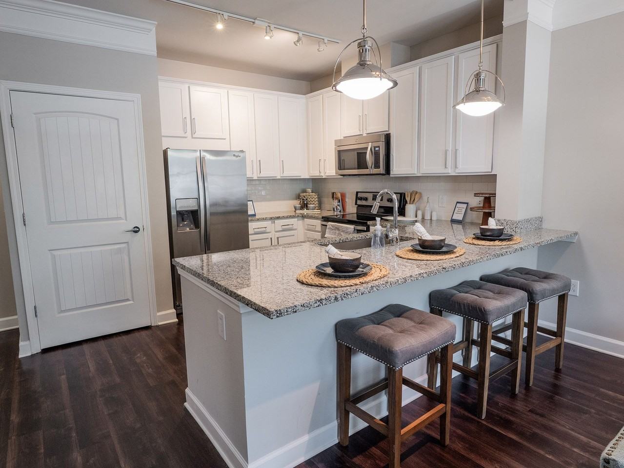 Eleven85 Apartments - Photo 4 of 47