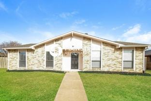 741 Cambridge Dr - Photo 1 of 1