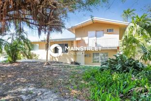 445 Ne 20th St - Photo 1 of 1