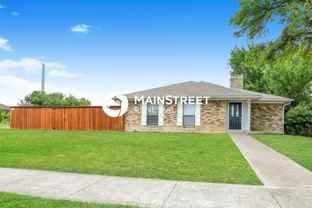 5401 Edgewater Cir - Photo 1 of 1