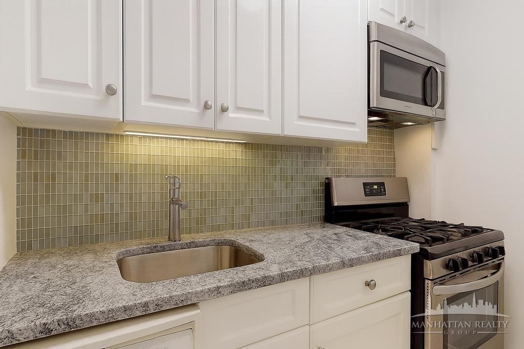 Astor Place #5P - Photo 4 of 6