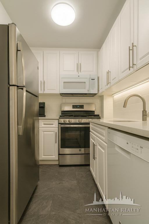 East 71st Street #3R - Photo 3 of 5